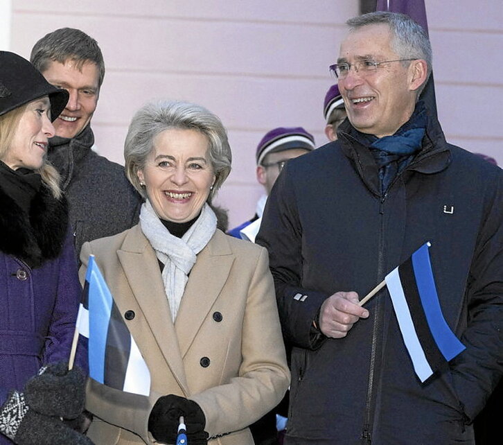 Von der Leyen y Stoltenberg, ayer en Tallinn.