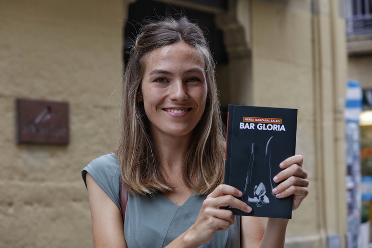 Nerea Ibarzabal, ‘Bar Gloria’ eleberriaren aurkezpenean.