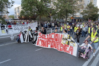 Manifestación para pedir la eliminación de la rotonda de Sanduzelai celebrada el pasado mes de octubre.