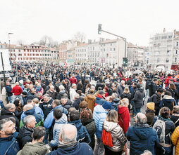 Urtarrilean dinamika hasi zenetik bigarren mobilizaziorik handiena izan zen atzokoa Baionan.