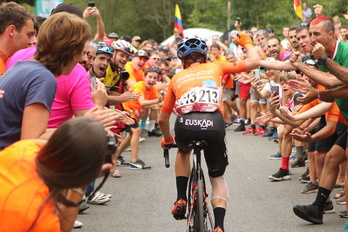 Un corredor del Euskaltel durante una etapa de la pasada edición de La Vuelta.