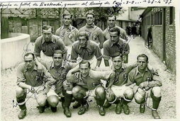 A la izquierda, los futbolistas vascos recibidos en la estación de tren de Moscú. Sobre estas líneas, el primer partido en París, el mismo día del bombardeo de Gernika, y a la derecha el lehendakari Agirre presenciando en San Mamés el ANV-PNV.