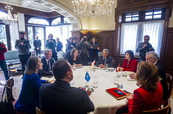 Reunión a cuatro bandas en el palacio de Ajuria-Enea.