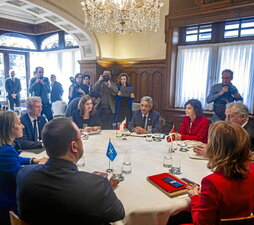 Urkullu ejerció como anfitrión de Rueda, Barbón y Revilla.