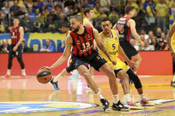 Darius Thompson, vigilado por un Baldwin que fue uno de los verdugos del Baskonia.