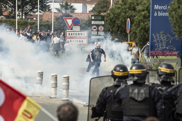 Poliziak gasa erabili zuen Baionan izandako manifestazioan.