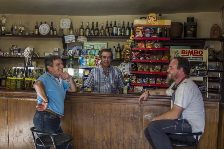 Imagen de archivo de un bar situado en el municipio de alavés de Gaubea, que lucha contra la despoblación.