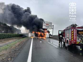 El camión en llamas en la autopista A-15
