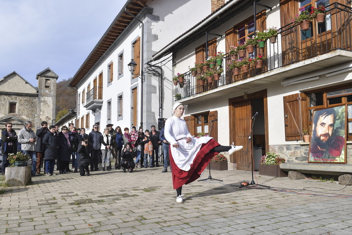 Acto en recuerdo de Mikel Zabalza en noviembre pasado en Orbaitzeta.