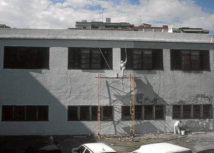 Groseko merkatua birgaitzen, haren eraispena baino egun batzuk lehenago, 1995ean. Argazkia: Lara Almarcegui - San Telmo Museoa