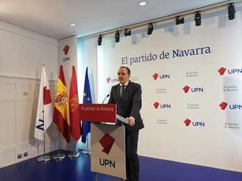 Comparecencia ante los medios de Javier Esparza.