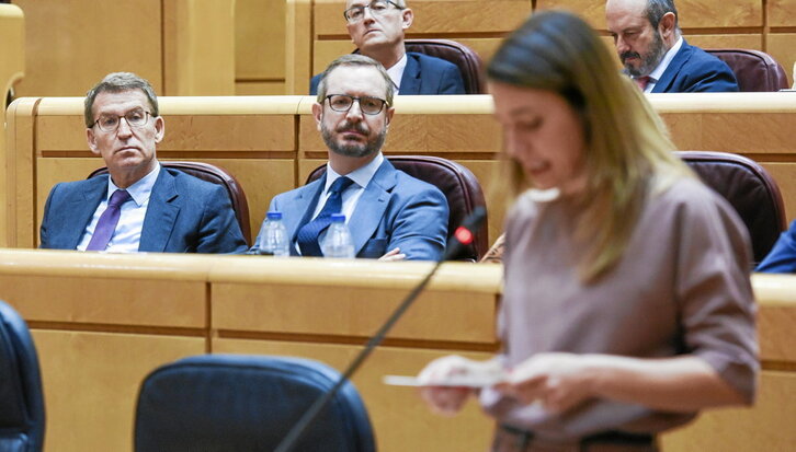 La ministra Irene Montero, en el Senado, donde tendrá que validarse el acuerdo, bajo la mirada de Núñez-Feijóo y Maroto.