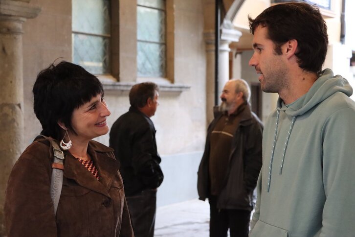 Laura Aznal y Miguel Erdozain en el acto de Zangoza, a cinco semanas de las urnas.