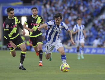 Guiada por Silva, la Real logró remontar al Rayo Vallecano no sin esfuerzo.