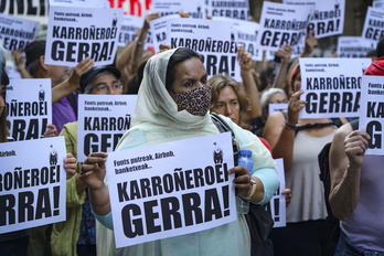 Protesta en Bilbo contra el desalojo de vecinos por fondos buitre.