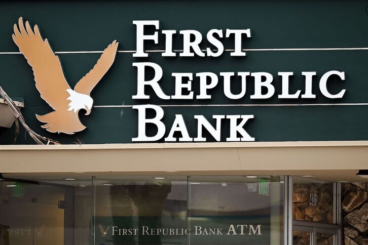 Oficina de First Republic Bank en Santa Mónica.