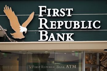 Oficina de First Republic Bank en Santa Mónica