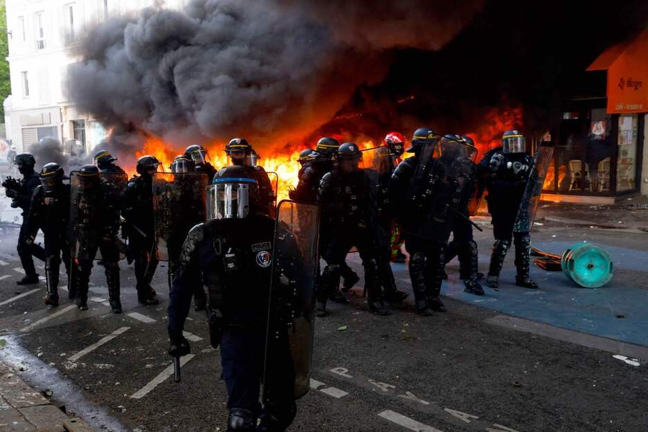Agentes de la Policía francesa durante la manifestación celebrada en París. 