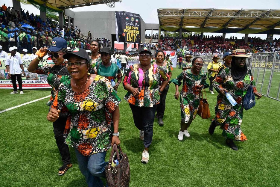 Trabajadoras nigerianas se unen a sus homólogas de todo el mundo para celebrar el Día Internacional de los Trabajadores con el fin de conmemorar las luchas y los logros conseguidos. 