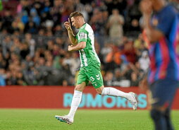 Joaquín sufrió un esguince de rodilla leve en el Camp Nou en la pasada jornada.