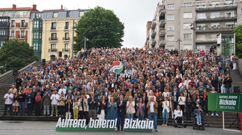 Foto de familia en el acto del PNV en Bilbo.