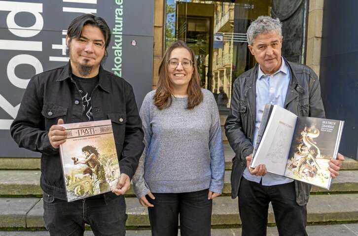 Urkijo, Razquin eta Muñoz, Donostian atzo egindako aurkezpenean.