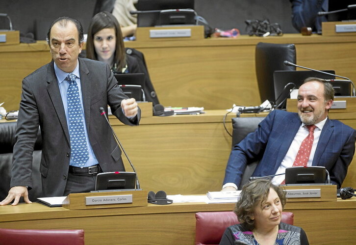 García Adanero, ex número dos de UPN y hoy candidato del PP a Iruñea, junto a Javier Esparza.