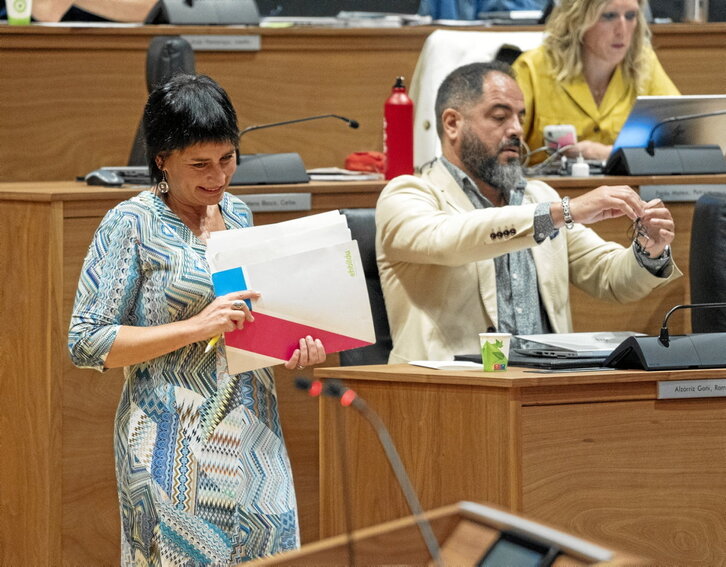 Laura Aznal, primera de la lista de EH Bildu, y Ramón Alzórriz, portavoz Parlamentario del PSN, apuntan como las figuras claves del nuevo parlamento. Sobre estas líneas, Esparza, líder de UPN, junto a María Jesús Valdemoros.