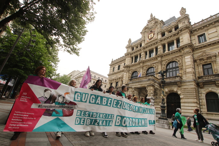 Manifestación de ELA frente a Diputación.
