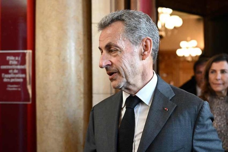 El expresidente francés ha salido cariacontecido y sin hacer declaraciones