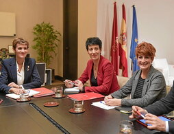 Reunión entre María Chivite y EH Bildu.