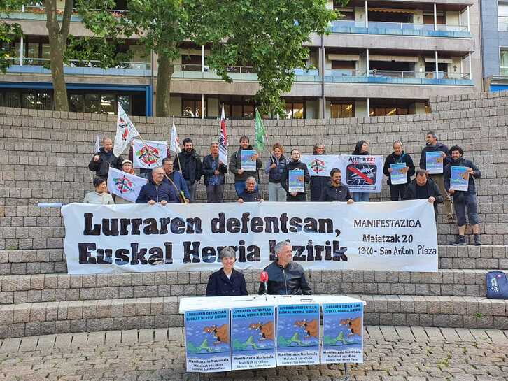 ‘Lurraren defentsan, Euskal Herria bizirik!’ lelopean, manifestazioa larunbatean Gasteizen.