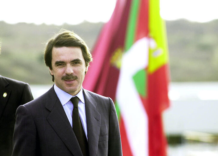José María Aznar, impulsor de estas reformas que siguen vigentes, en una visita a Euskal Herria en aquel tiempo.