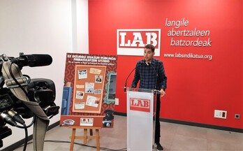 Imanol Karrera, portavoz de LAB, en la comparecencia de este jueves.