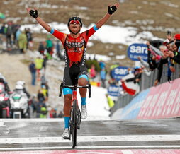 Santiago Buitrago, el más fuerte y el más listo en Tre Cime di Lavaredo.