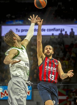 Darius Thompson ante la Penya.