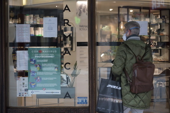 Farmazietan izan du eragin handiena errezeta elektronikoen arazoak, farmazia bat artxiboko irudi batean