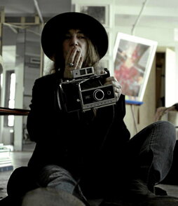 Patti Smith y su inseparable Land Camera 250.