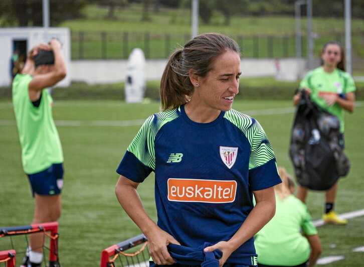 Iturregi ha entrenado al primer equipo femenino durante los últimos dos años y medio.