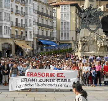 Concentración en Gasteiz para repudiar el crimen machista contra Maialen Mazón.