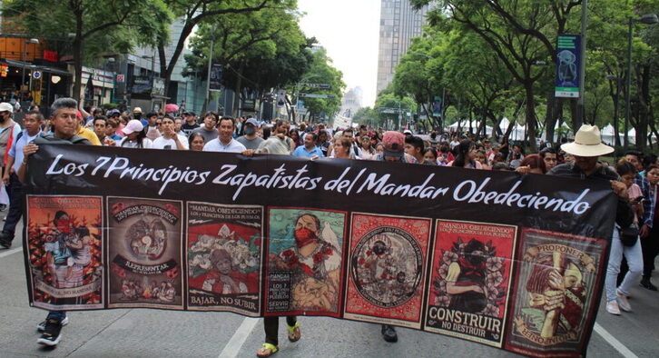 La reivindicación de los principios zapatistas, en las marchas.