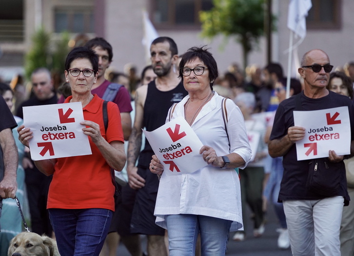 Joseba Borderen etxeratzearen aldeko manifestazioa Ugaon. 