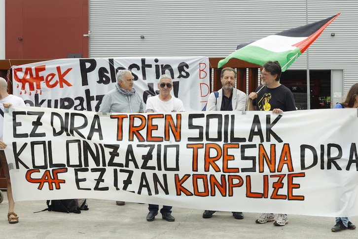 Un momento de la protesta contra el proyecto de CAF en territorios palestinos ocupados.