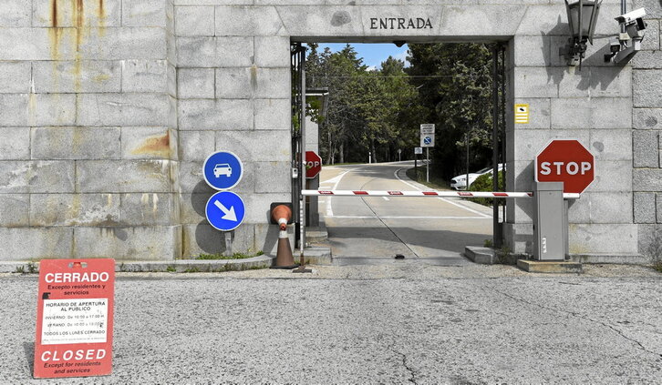 La Guardia Civil cortó el acceso al Valle de Cuelgamuros tras iniciarse los trabajos forenses.