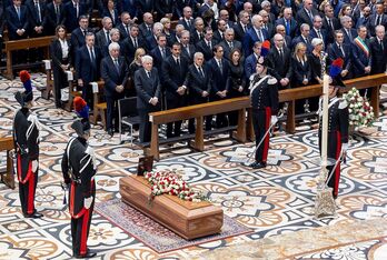 Funeral de Estado por Berlusconi, en el Duomo milanés. 