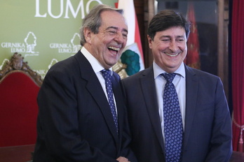 José María Gorroño y su hermano Iñaki, felices por la reelección gracias al PNV.