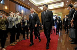 Qing Gang y Antony Blinken, antes de su reunión, la primera en meses entre representantes de alto nivel de China y EEUU.