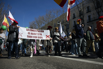 Varias personas participan en la marcha contra el aborto ‘Sí a la vida’ de marzo en Madrid.