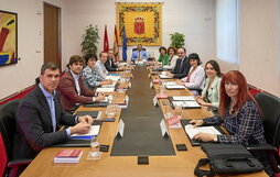 Reunión de la primera Mesa y Junta de Portavoces del Legislativo navarro.