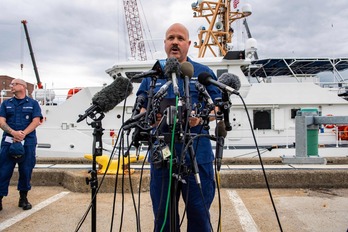 El capitán Jamie Frederick, de la Guardia Costera de Estados Unidos, ha ofrecido una rueda de prensa este martes para informar de la situación.